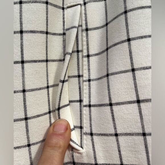 Chico’s off white/black ankle length/squares pants, stretch, elastic waist, 00 - Picture 3 of 7